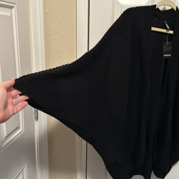 Plus Size Textured Sweater Wrap Torrid - Picture 2 of 4